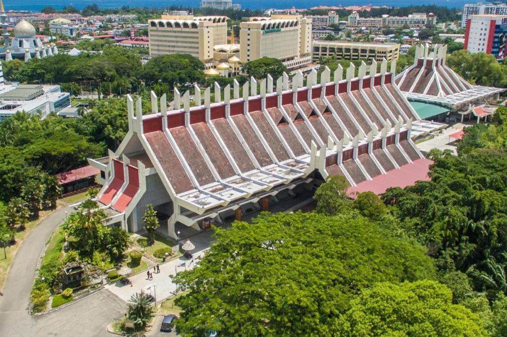 Kingston Hotel Kota Kinabalu Exterior photo